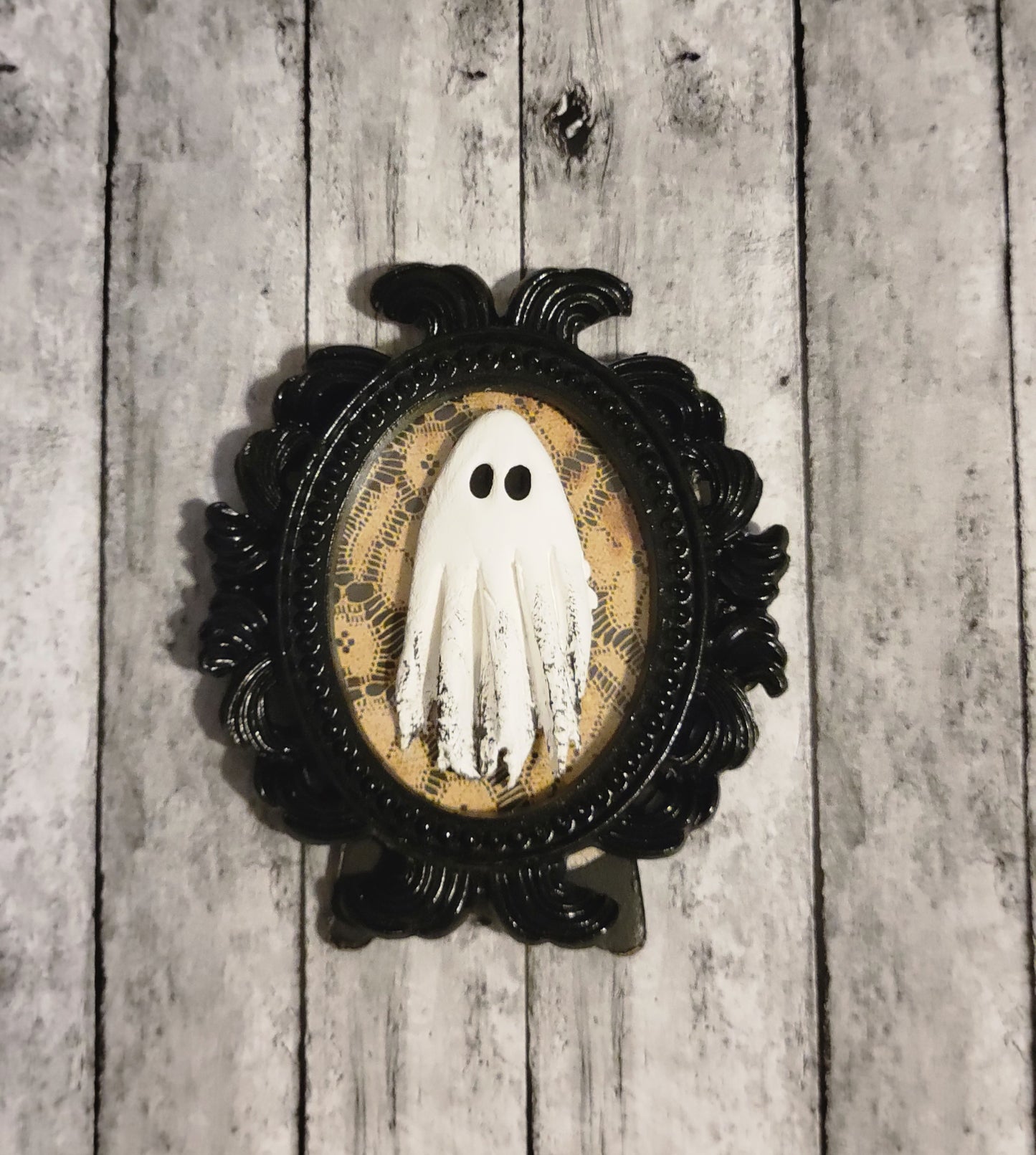 Tiny ornate Ghostie Frames