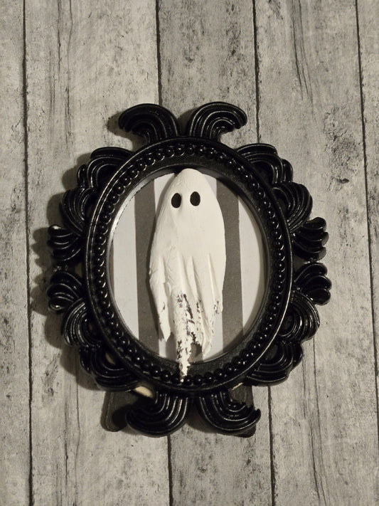 Mini Black Ghostie Ornate Frames